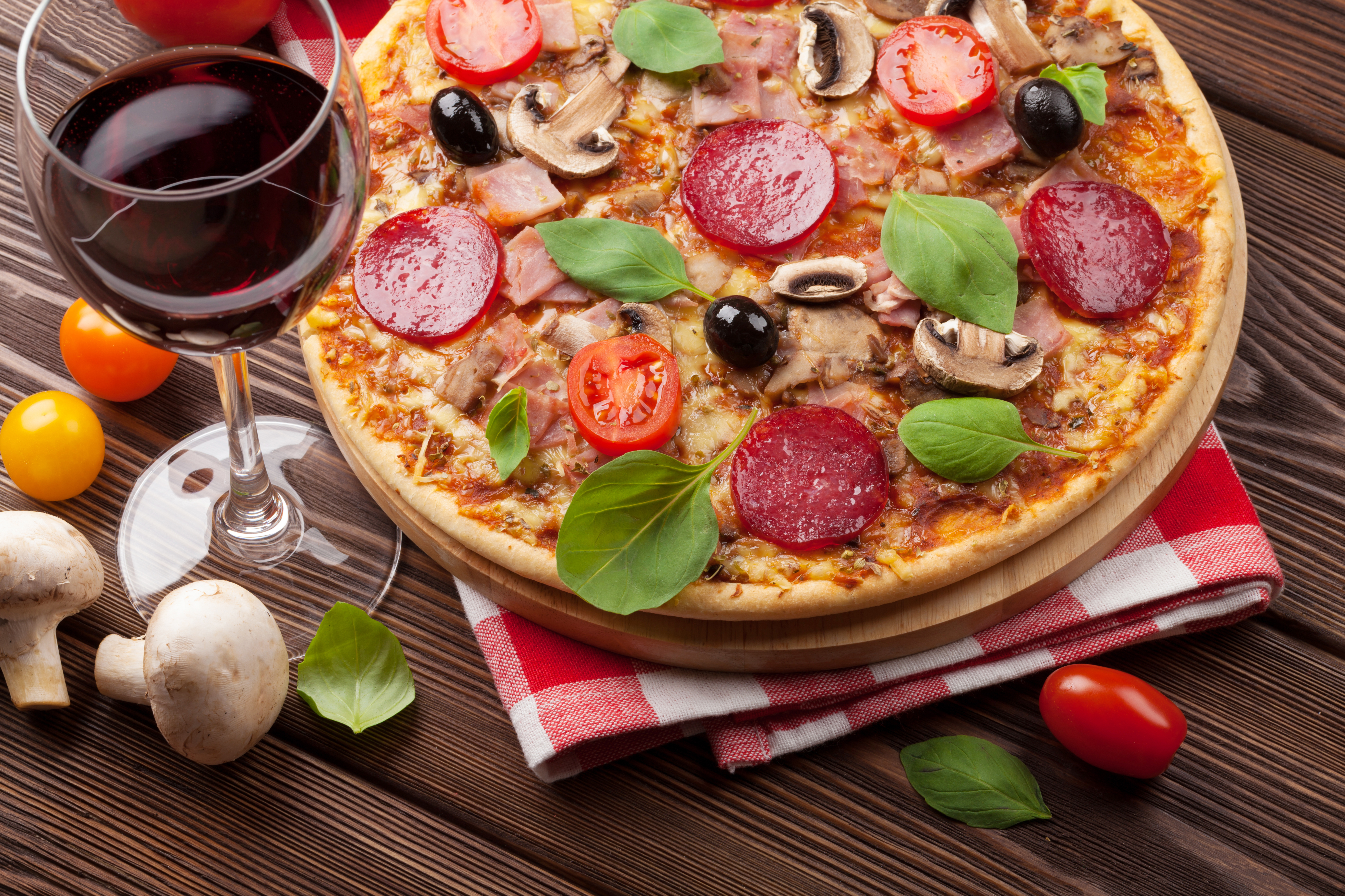 Dia da Pizza: data pede acompanhamento de um bom vinho ou espumante